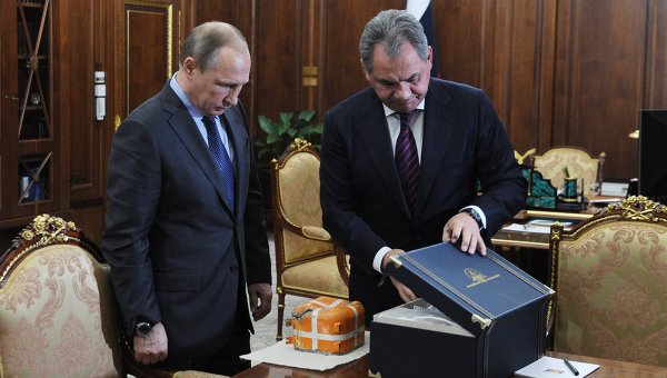 Президент РФ В.Путин встретился с министром обороны РФ С.Шойгу