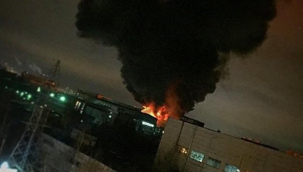 Пожар на заводе в Москве