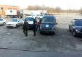 Работники правоохранительных органов на месте взрыва в отделении Новой почты в Днепропетровске