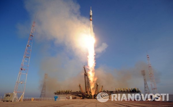 Старт ракеты-носителя Союз-ФГ с пилотируемым кораблем Союз ТМА-19М с космодрома Байконур.