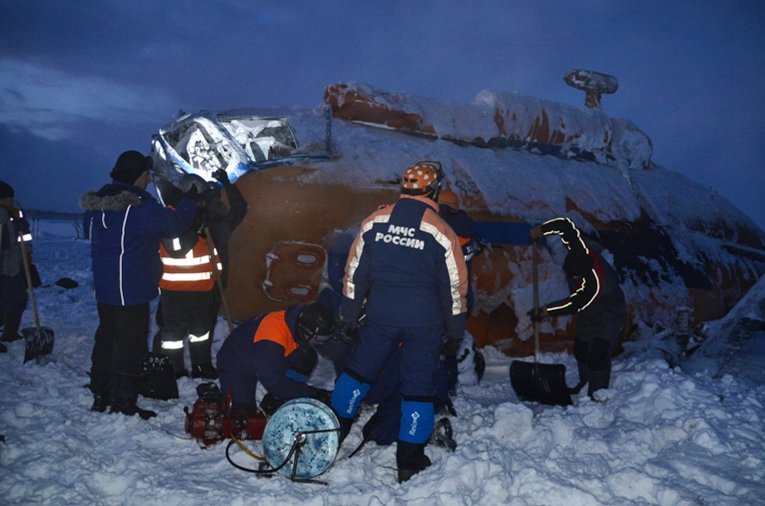 Вертолет разбился в магаданской области. Ми 8 обледенел в горах Камчатки. Ra 24402. Жесткая посадка на лед ми 8 28 02 2022. Камчатка фото с вертолета.