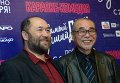 Режиссер Тимур Бекмамбетов (слева) и изобретатель караоке Дайсукэ Иноуэ
