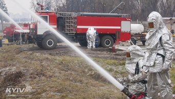 Учения пожарных и спасателей в столичном аэропорту Киев