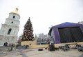 Подготовка к открытию главной елки страны в Киеве