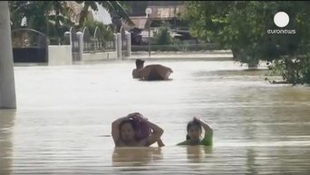 Филиппины: сотни тысяч человек не могут вернуться домой из-за наводнений