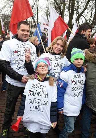 Массовые антиправительственные митинги в Польше