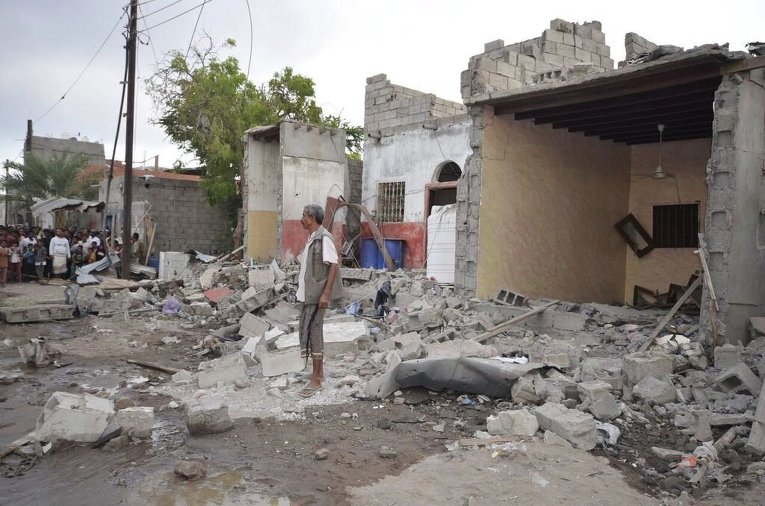 Разрушения в портовом городе Ходейда, Йемен