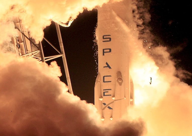 Старт ракеты Falcon 9 с космодрома во Флориде