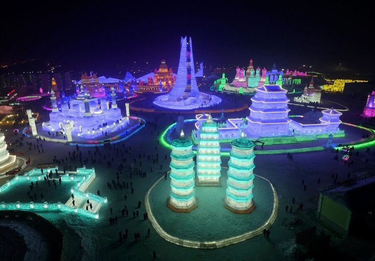 Фестиваль снега и льда в Харбине, Китай