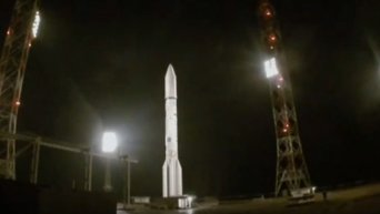 Старт ракеты-носителя Протон-М со спутником связи Экспресс-АМУ1 с космодрома Байконур