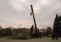 Демонтаж памятника Ленину в Приморске Запорожской области