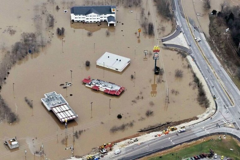 Затопленные дороги в штате Миссури