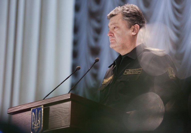 Петр Порошенко на встрече с высшим военным командованием