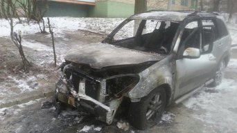 На месте сожженного автомобиля в Киеве. 30 декабря 2015