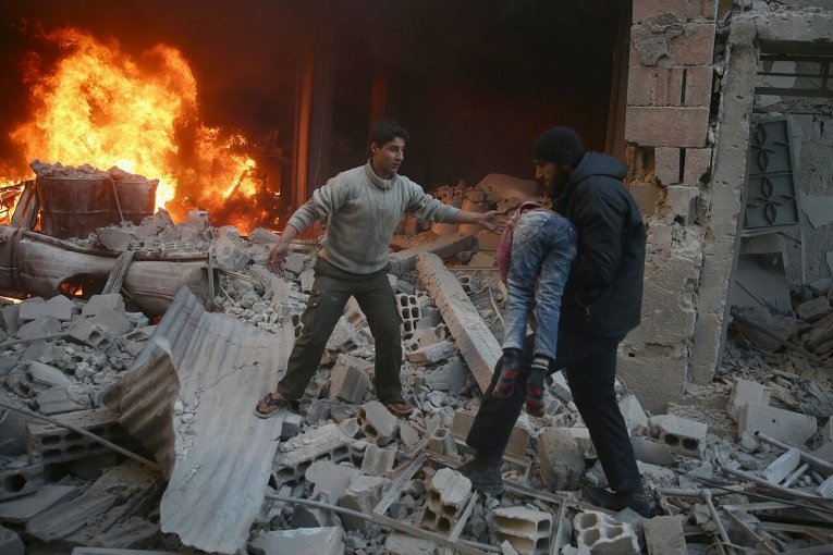 На месте взрывов, прогремевших в центре ассирийского квартала города Камышли на северо-востоке Сирии