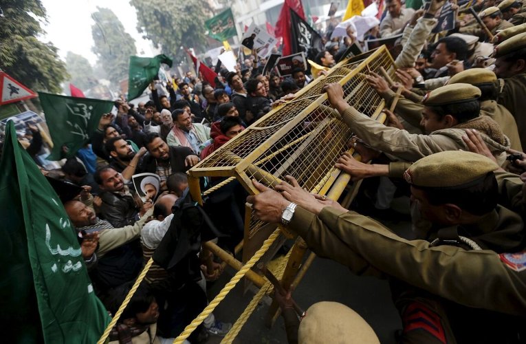 Протест перед посольством Саудовской Аравии в Нью-Дели (Индия) из-за казни известного шиитского проповедника Нимра ан-Нимра