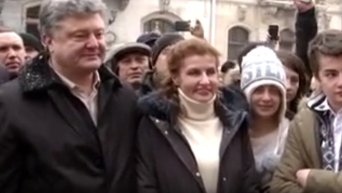 Порошнко с семьей посетил ярмарку во Львове. Видео
