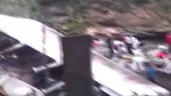 Автобус любительской футбольной команды упал в реку в Мексике: 20 человек погибли