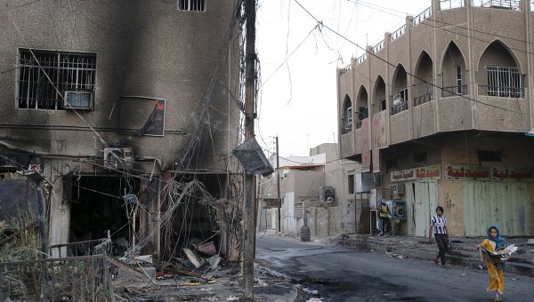 Заложниками в захваченном боевикам торговом центре в Багдаде могли стать до 75 человек