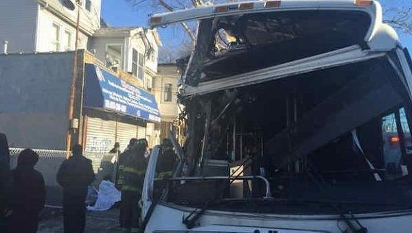 Авария автобуса в Нью-Джерси