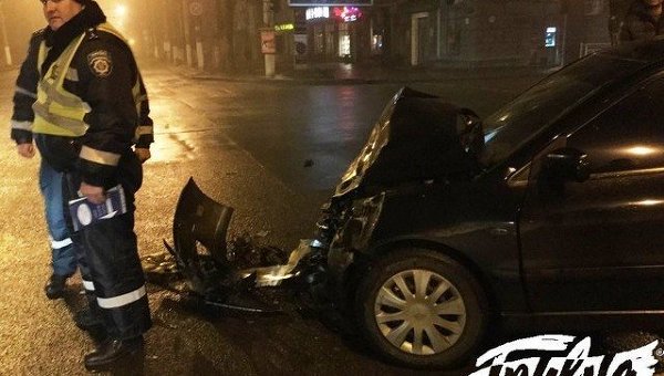 Daewoo Lanos столкнулся с машиной скорой помощи в Херсоне