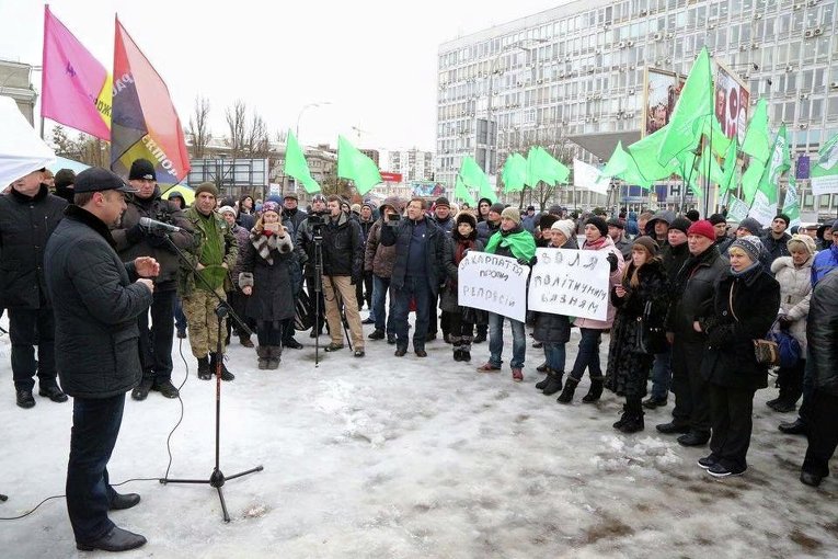 Протест у здания суда по делу Геннадия Корбана 13 января 2016 года