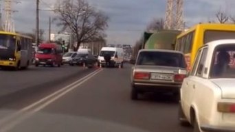 В Одессе столкнулись машина скорой помощи и мопед