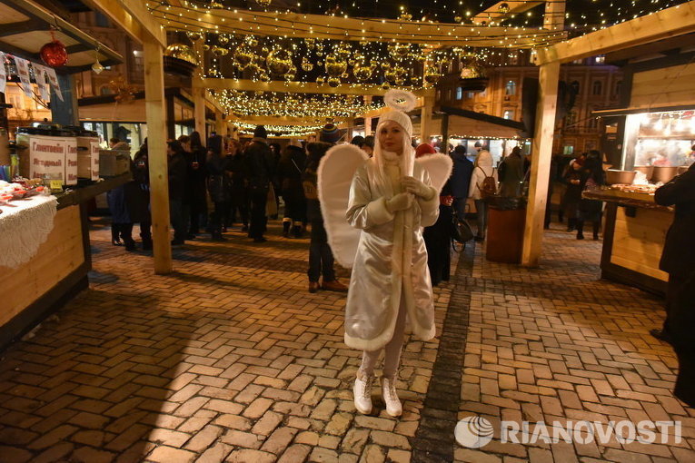 Рождественский городок на Софийской площади в Киеве