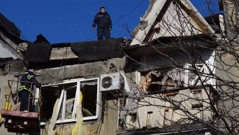 На месте взрыва в пятиэтажке Украинска Донецкой области