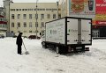 Въехав на парковку, многие машины выезжают с трудом в Харькове