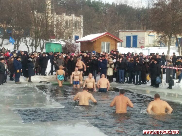 Крещенские купания в городах Украины