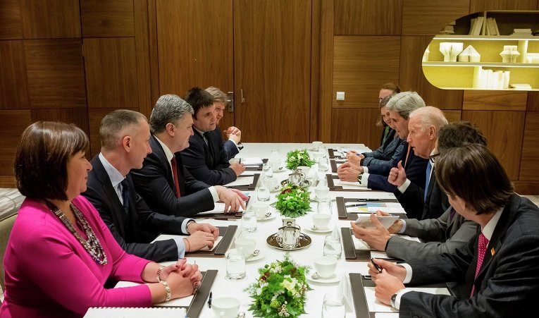 Встреча Петра Порошенко и Джо Байдена в Давосе