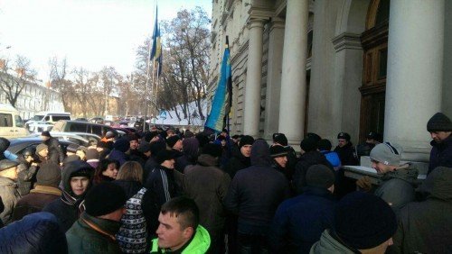 Акция протеста шахтеров под зданием Львовской облгосадминистрации