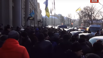 Шахтеры и Парасюк заблокировали вход во Львовскую ОГА