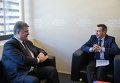 Петр Порошенко и президент МККК Петер Маурер вДавосе