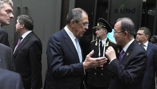 министр иностранных дел РФ Сергей Лавров и генеральный секретарь Организации Объединенных Наций (ООН) Пан Ги Мун на саммите G20 в Турции