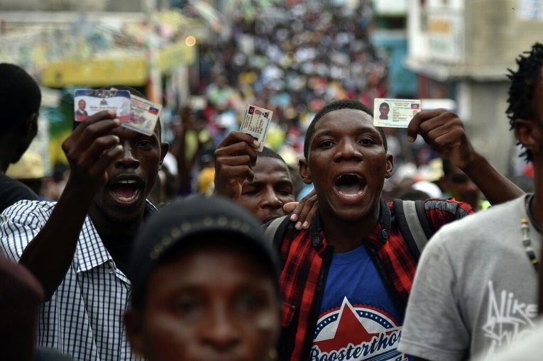 Акции протеста в Порт-о-Пренсе против результатов президентских выборов, прошедших на Гаити