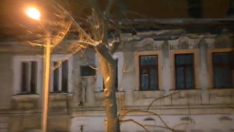 Из-за снега в центре Николаева рухнула крыша дома. Видео