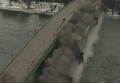 Момент взрыва 100-летнего моста в Пенсильвании. Видео
