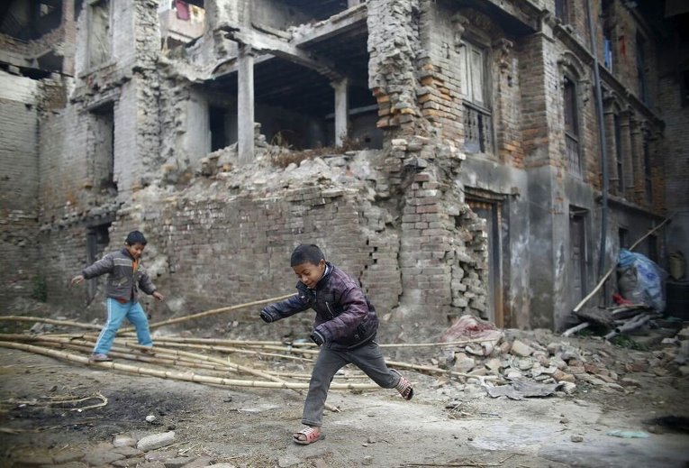 Ситуация в непальском городе Бхактапур после землетрясения в апреле 2015 года