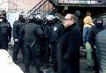 Бойцы спецслужб возле офиса движения Украинский выбор на улице Ивана Франко в Киеве