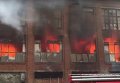 МЧС РФ не может потушить масштабный пожар в Ногинске: 8 человек под завалами. Видео