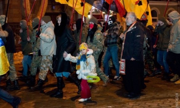 В Одессе в честь Героев Крут патриотические организации провели шествие