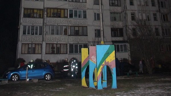 В Киеве при тушении пожара в многоэтажке погиб пожарный