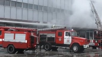 Тушение огня при пожаре в Ужгороде. Видео