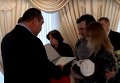Плотницкий регистрирует новорожденных в Луганске. Видео