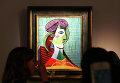 Картина Пабло Пикассо Голова женщины на выставке Masterpieces аукционного дома Sotheby's