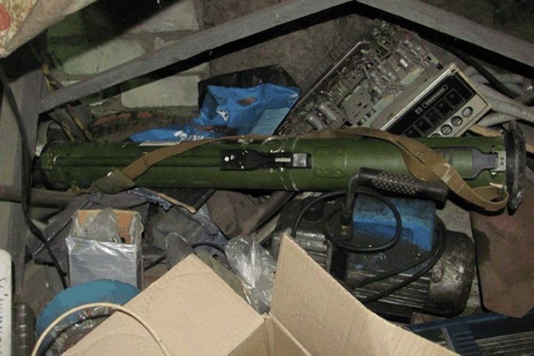 Схрон с оружием и боеприпасами в Старобельском районе Луганской области