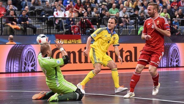 Сборная Украины вышла в 1/4 финала чемпионата Европы по мини-футболу