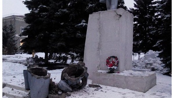 В Харьковской области повредили памятник Ленину
